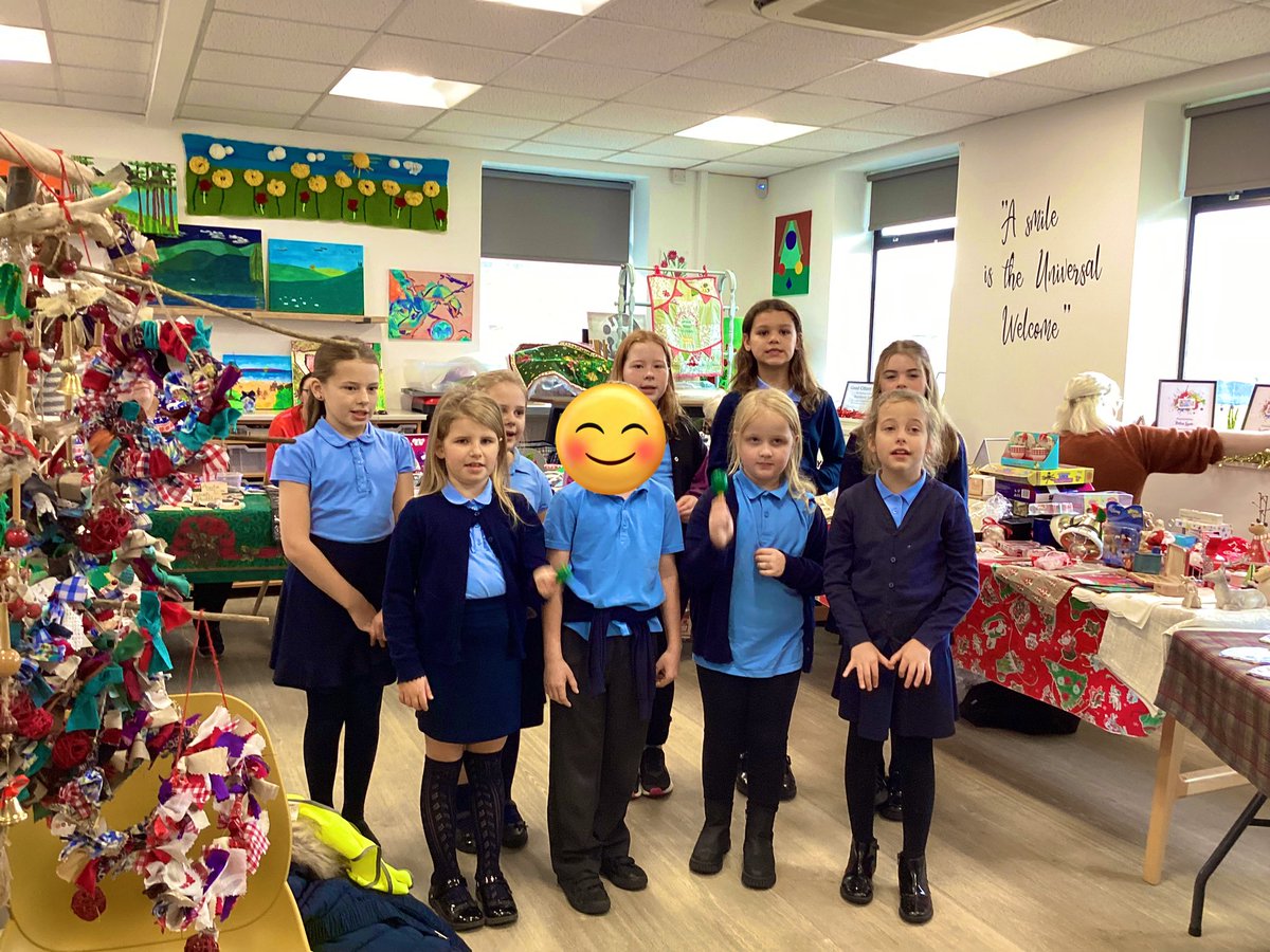 Ysgolyffin's tweet photo. Aethon ni i ' Together Works' heddiw. Roedden ni 'n canu llawer o ganeuon. #Togetherworks #dosbarthblodeuwedd
Today we sang lots of songs at the Christmas Fayre, Together Works. @EAS_Cymraeg https://t.co/uspeYnw3h6