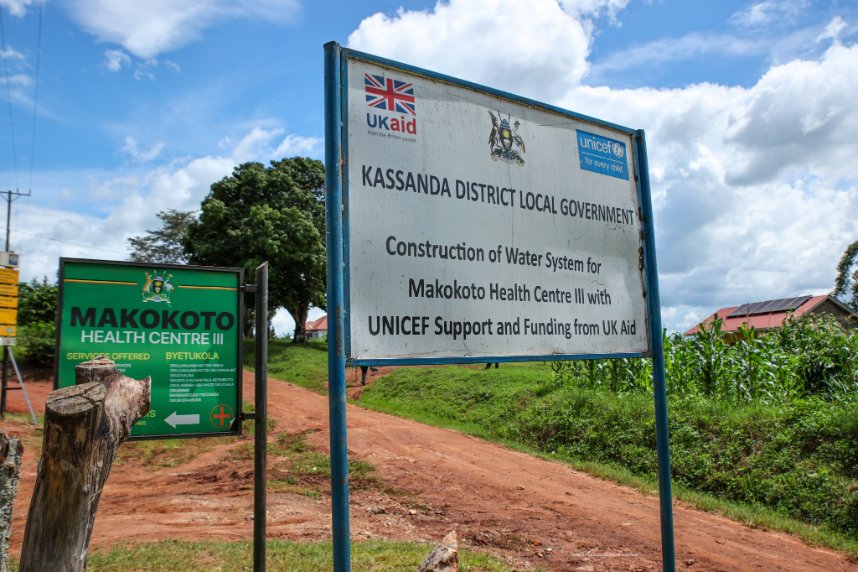 UNICEFUganda's tweet photo. .@UNICEF collaborated with Kassanda District to support 7 water-stressed healthcare facilities. The solar-powered water supply systems aim to benefit over 30,000 people, including patients, health workers, &amp; surrounding community. Thank you, @FCDOGovUK, for making this possible! https://t.co/QCJn4r6pkz