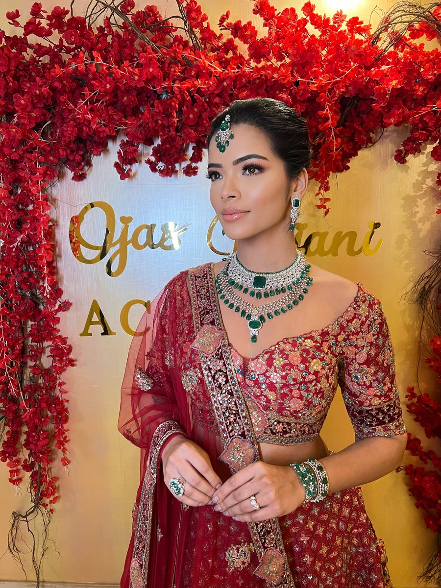 OjasRajani's tweet photo. Every detail curated with love, every moment glowing with beauty. ✨
Makeup and Hair: @ojasrajani
#ojasrajani #ojasrajaniacademy #makeup #celebritymakeupartist #fashion #makeover #beauty #gorgeous #sparkle #accessorize #fyp #beauty #trend #makeupjunk #bride #bridalmakeup https://t.co/iu4Du3Cs0i