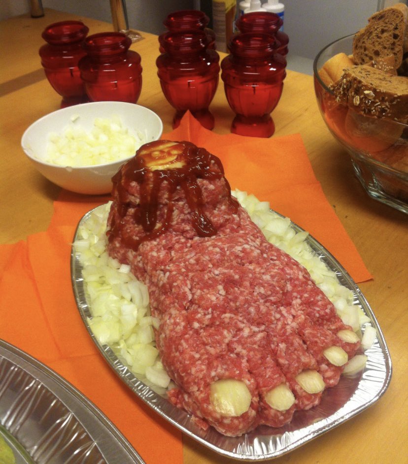 ich wünsche euch einen schönen fuß- und metttag😊☝🏼