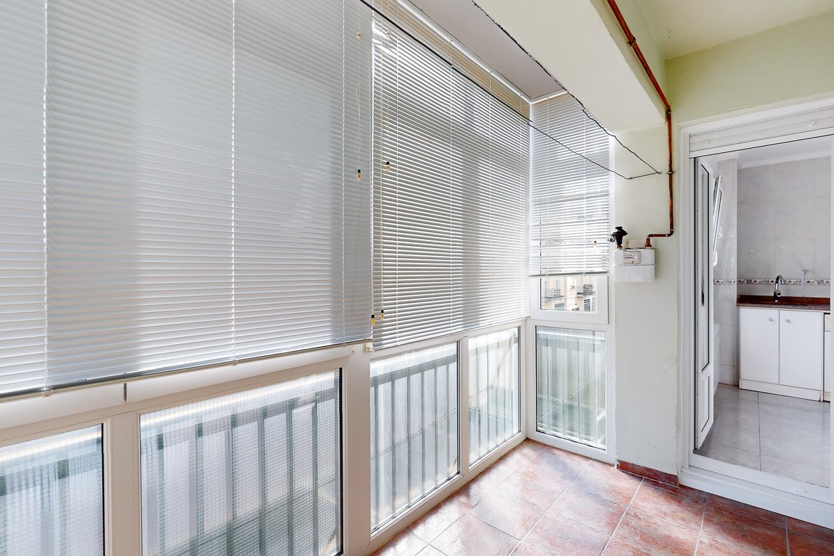 Inmo_DDC's tweet image. ¡Nos encantan las viviendas que son un auténtico lienzo en blanco listo para convertirse en el hogar de tus sueños!

Así es esta casa de 4 dormitorios, 2 baños, terraza y balcón en Aoiz. Está lista para ser renovada y que se convierta en tu nuevo hogar😍
fotocasa.es/es/comprar/viv…