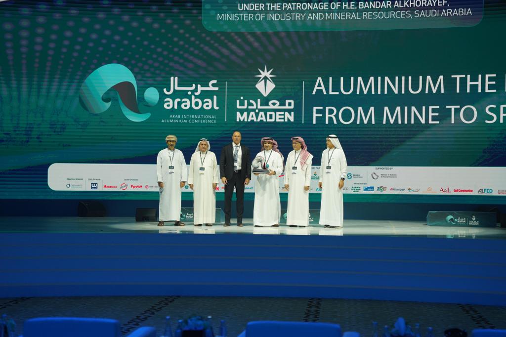 Arabal_'s tweet photo. Mr. Mohammed Al-Naki, ARABAL Chairman, H.E. Khalid Al-Mudaifer, Vice-Minister of Industry and Mineral Resources, and Robert Wilt, CEO of Ma'aden, delivered their opening remarks at #ARABAL 2023. https://t.co/rdvLxxozFd