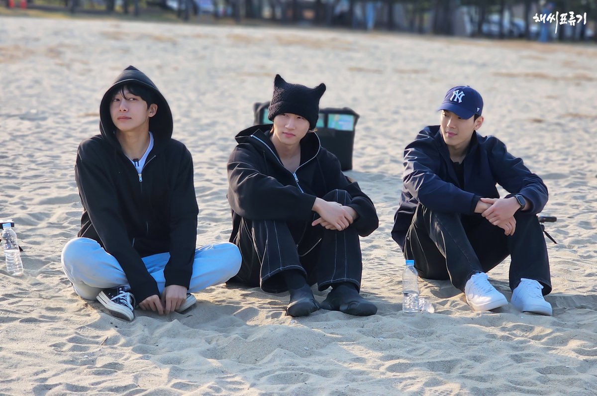 lifeishollow's tweet photo. 🐻 금요일에 만나요🐈‍⬛

EP.13  2023.11.24 금요일 7시
#채씨표류기 #형원 #아이엠 #셔누

@OfficialMonstaX @IMxSMEK

🐢  https://t.co/AR4xPa911t https://t.co/9bQaovEqOL