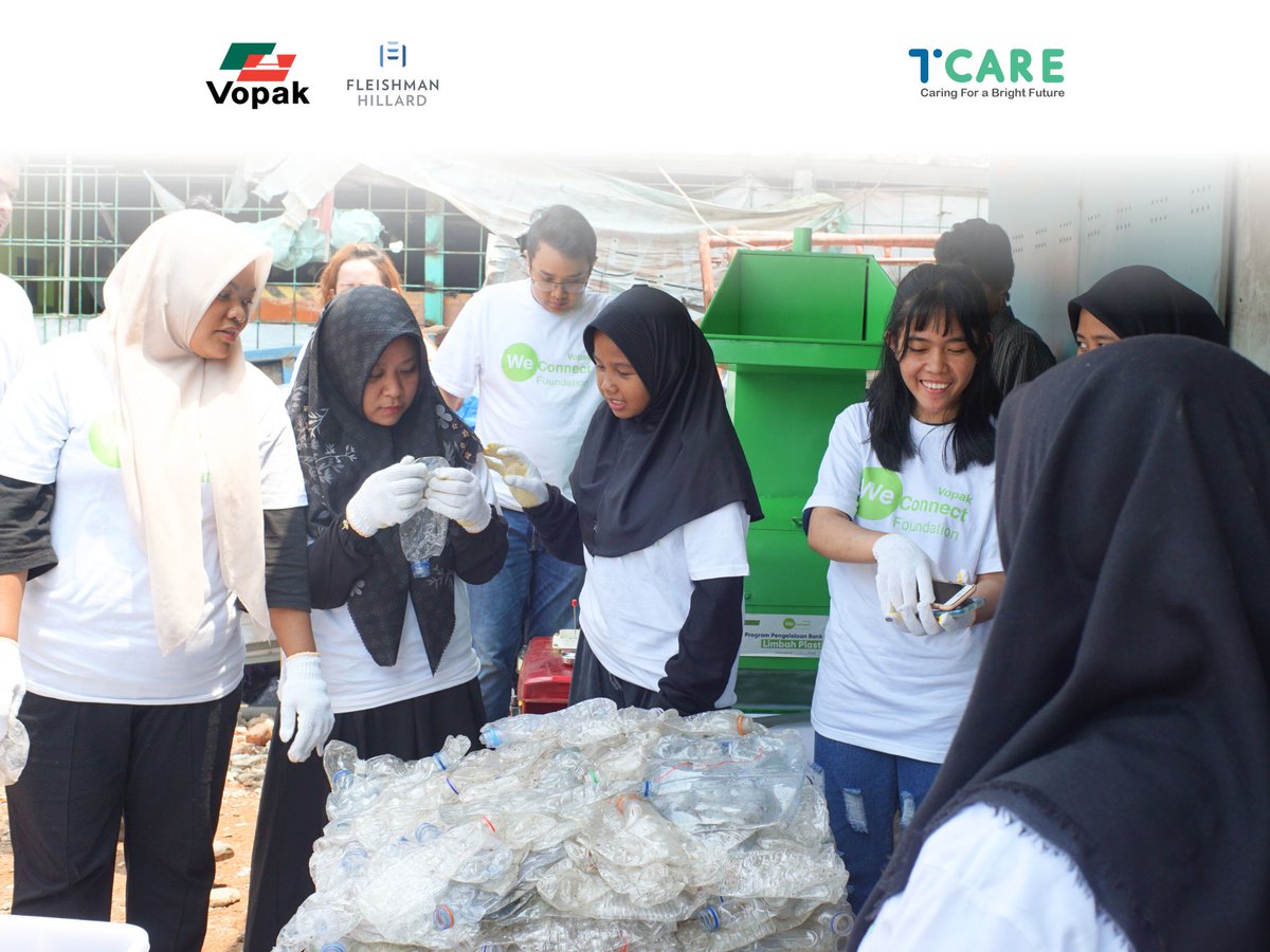 tcareid's tweet photo. Diharapkan melalui program ini, peserta dapat semakin teredukasi dan mampu mengelola sampah plastik dengan lebih efektif, sekaligus memberikan kontribusi positif terhadap lingkungan yang juga bernilai ekonomis.

#KolaborAksiTCARE
In Collaboration with Vopak dan FleishmanHillard https://t.co/K4rOLhz1V7