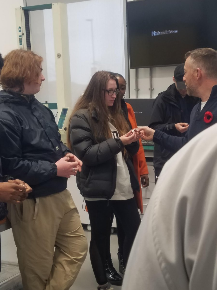 GowerCollegeSwa's tweet image. #MaterialsEngineering Enrichment Day at @SwanseaUni 🔬🧲

Thanks to @SUSciEng for their Materials Engineering masterclass and personal statement writing workshop for our Access to HE and Technical Extended Diploma in #Engineering learners! Such a valuable and enjoyable day! 🤝