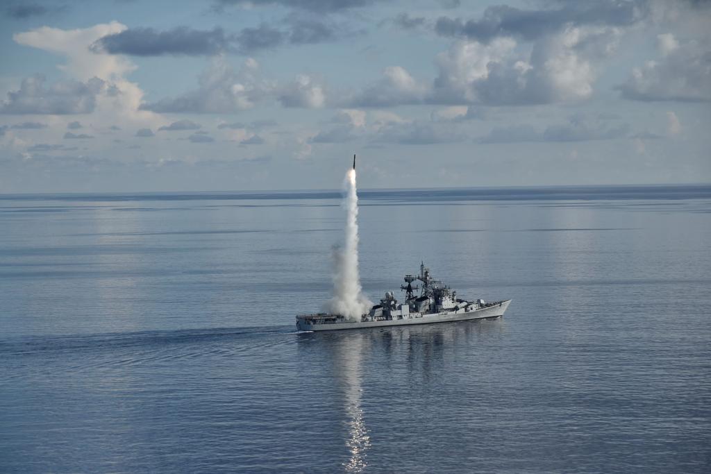 Shannu67866242's tweet image. Indian Navy’s latest indigenous guided missile destroyer, scored ‘Bulls Eye’ in her maiden #Brahmos firing at sea.
#Imphal #InvincibleImphal