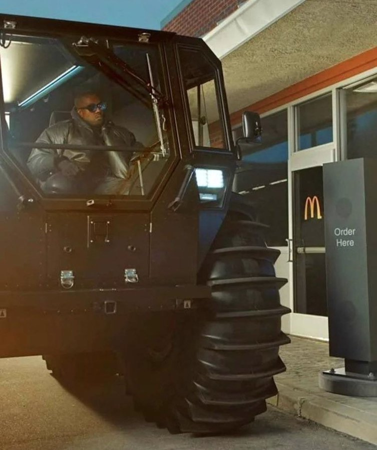 MidManagerMind's tweet image. Me this bonus season, after a decade of consistent ass-kissing 🤑🥰💌