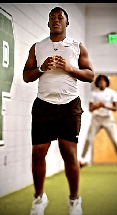 BigNash_77's tweet photo. Been in the lab! Gotta complete the mission next season. 6'4" 280lbs, grew 1" gained 15lbs since spring. Goal 6'6" 300lbs next fall. #BestDaysAhead #BIM 
@KCHS_Recruit
@D_Wren5
@DemetricDWarren
@warren_rowan
@ChadSimmons_
@TheUCReport
@SWiltfong247
@LemmingReport
@On3Recruits
@adamgorney
@RivalsFriedman
@LawrencHopkins
@ScottLashleyPRF
@Rivals_Clint
@Hayesfawcett3
@MacCorleone74
@HSFBscout
@PrepRedzoneMS
@coachjimvert
@CoachJayUConn
@DAWGHZERECRUITS