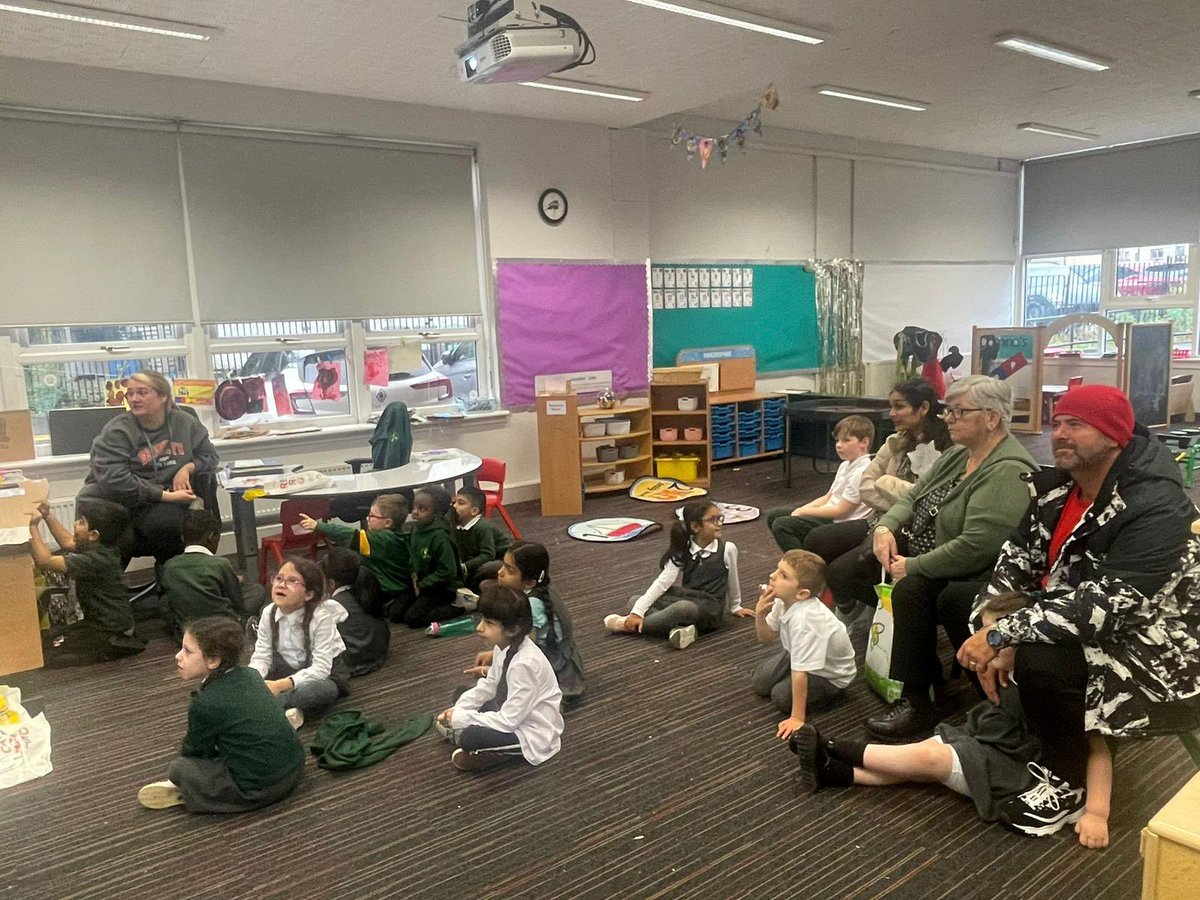 stpatrickspri's tweet image. Our families enjoying our BookBug and Read Write Count event with their children whilst nurturing positive literacy and numeracy relationships☘️📚#readingforenjoyment #fosteringreadingforlife #bookbug #readwritecount
