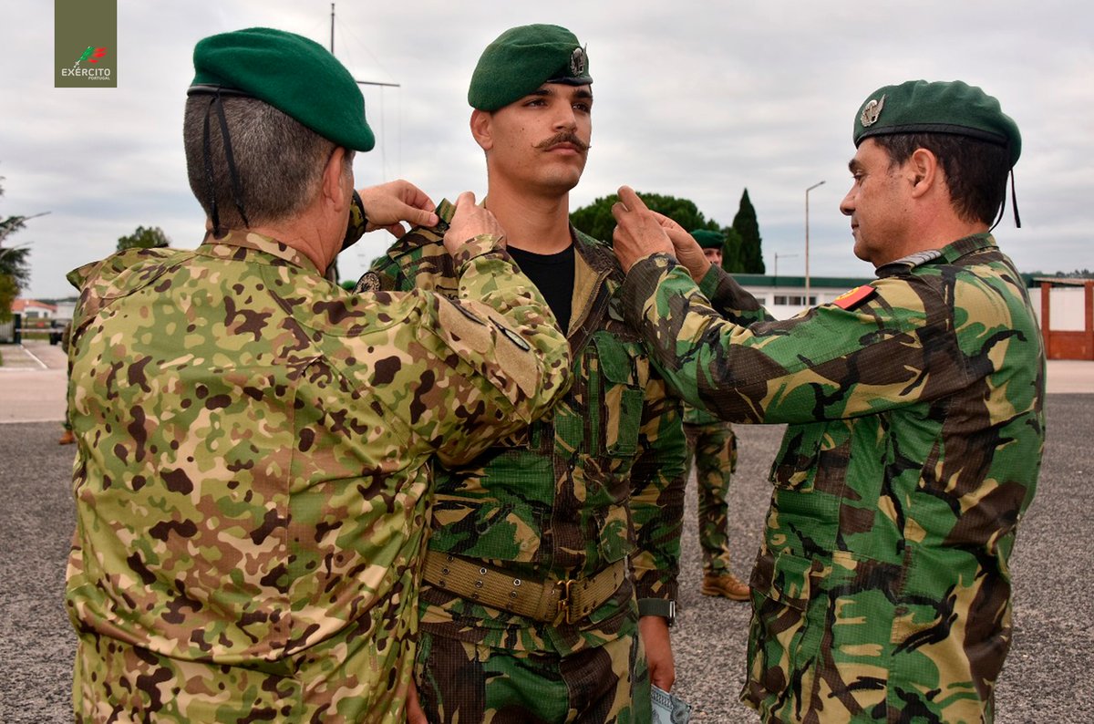 Exercito_pt's tweet photo. Exército 🇵🇹 formou 20 novos Cabos Paraquedistas.
"Que Nunca Por Vencidos Se Conheçam"
https://t.co/U2nb3xdRAP
Ao serviço dos Portugueses.
#ExércitoPortuguês #BrigRR #RPARA #paraquedistas #QNPVSC https://t.co/sL9QkHGlNa