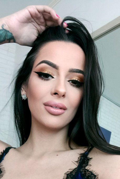 Some call it flirting, I call my language. Wanna find out why? 😜 https://t.co/MfNg2imbDh  #brunettebeauty<a href="/tag/brunettebeauty"class="tags"><span>#brunettebeauty</span></a><a href="/tag/brunettelovers"class="tags"><span>#brunettelovers</span></a>