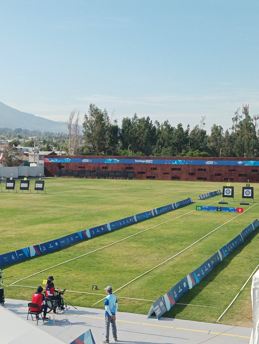 CMadariaga90's tweet photo. Mariela López se queda con la medalla de plata en Santiago 2023 tras caer en la final de la clase W1 del para tiro con arco ante la norteamericana Tracy Otto @adnradiochile https://t.co/OYN5yQiubD