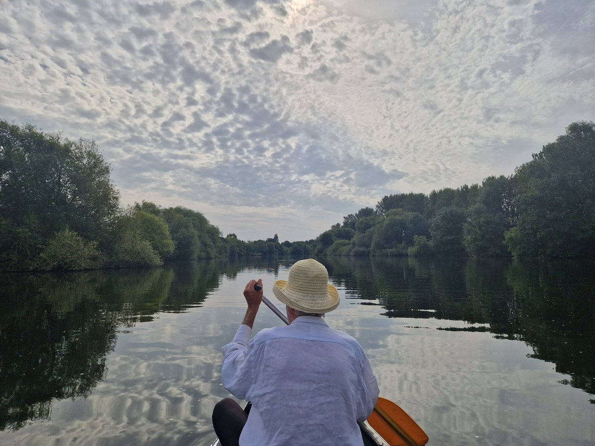 RowUrHeartOut's tweet photo. @admired_art Canoeing down the Thames. Just past Windsor Castle. 
Ripples in the clouds and ripples in the river. https://t.co/T8QoD8Aa4s