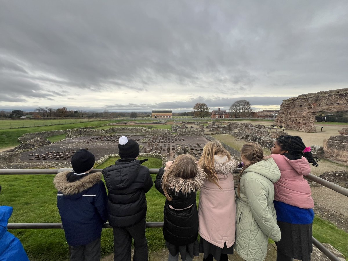 Mrs Newbold tweet media