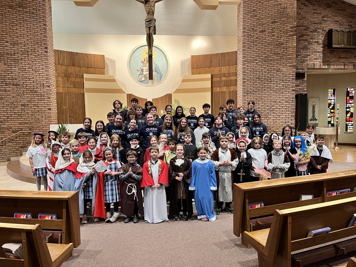 QASTonini's tweet photo. 8th graders dress up 2nd graders for a Saints’ Parade! https://t.co/S7HdiSBBSl