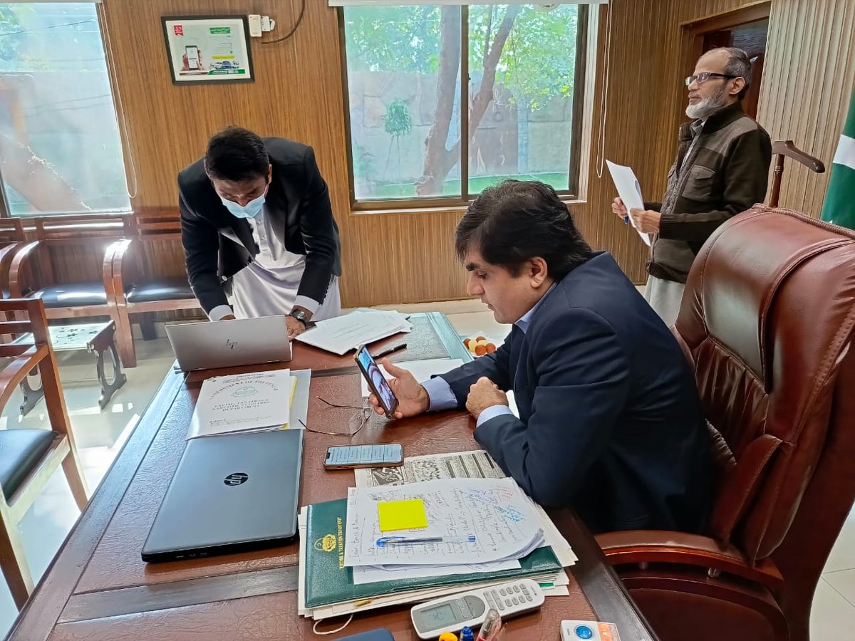 ETNCDGOP's tweet photo. محکمہ ایکسائز پنجاب  میں جدت کا ایک اور سنگ میل عبور 
گاڑیوں کی رجسٹریشن اور ٹوکن ٹیکس کے لیے روڈ چیکنگ کی براہ راست مانیٹرنگ کے لیے سرکاری گاڑیوں میں °360  کیمرے نصب۔ عوام کی شکایات کا ازالہ اور اہلکاروں کی کارکردگی میں بہتری ۔ https://t.co/pD0laCflV6