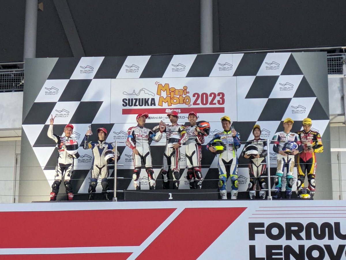 iganokabamaru's tweet photo. ☆忘れ物を回収できました！
最後の鈴鹿Mini-Moto 4耐、テッペンではなかったけどポディウムへ上がる事が出来ました♪
相方U16、チームのみんな、スポンサード頂いた皆様、応援して下さったみんな、ありがとうございました！
【谷本音虹郎と一緒に居ます】 https://t.co/fZh7VjsV7q