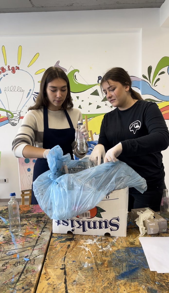 🌍♻️ Our glass jars journey begins🥛🌟 

As part of our #CallToEarth project, students collected hundreds of jars from homes, once home to pickles 🥒, olives 🫒, and more. Stay tuned for the grand reveal of their transformation into works of #art.🎨🔄 
#Sustainability #recycling