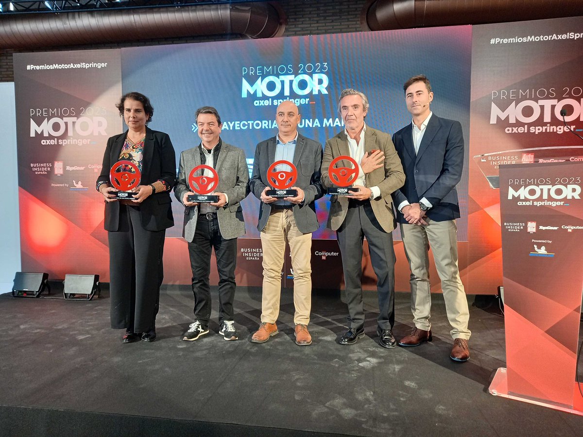 AutoBildspain's tweet photo. 75, 70, 75 y 90 años son períodos que marcan la trayectoria de cuatro marcas icónicas, comprometidas con el desarrollo y avance del sector de la automoción: @HondaESauto, @tuSEAT, @Porsche_Iberica y @NissanESP reciben este reconocimiento en estos #PremiosMotorAxelSpringer 👏 https://t.co/JpQKJJltpG
