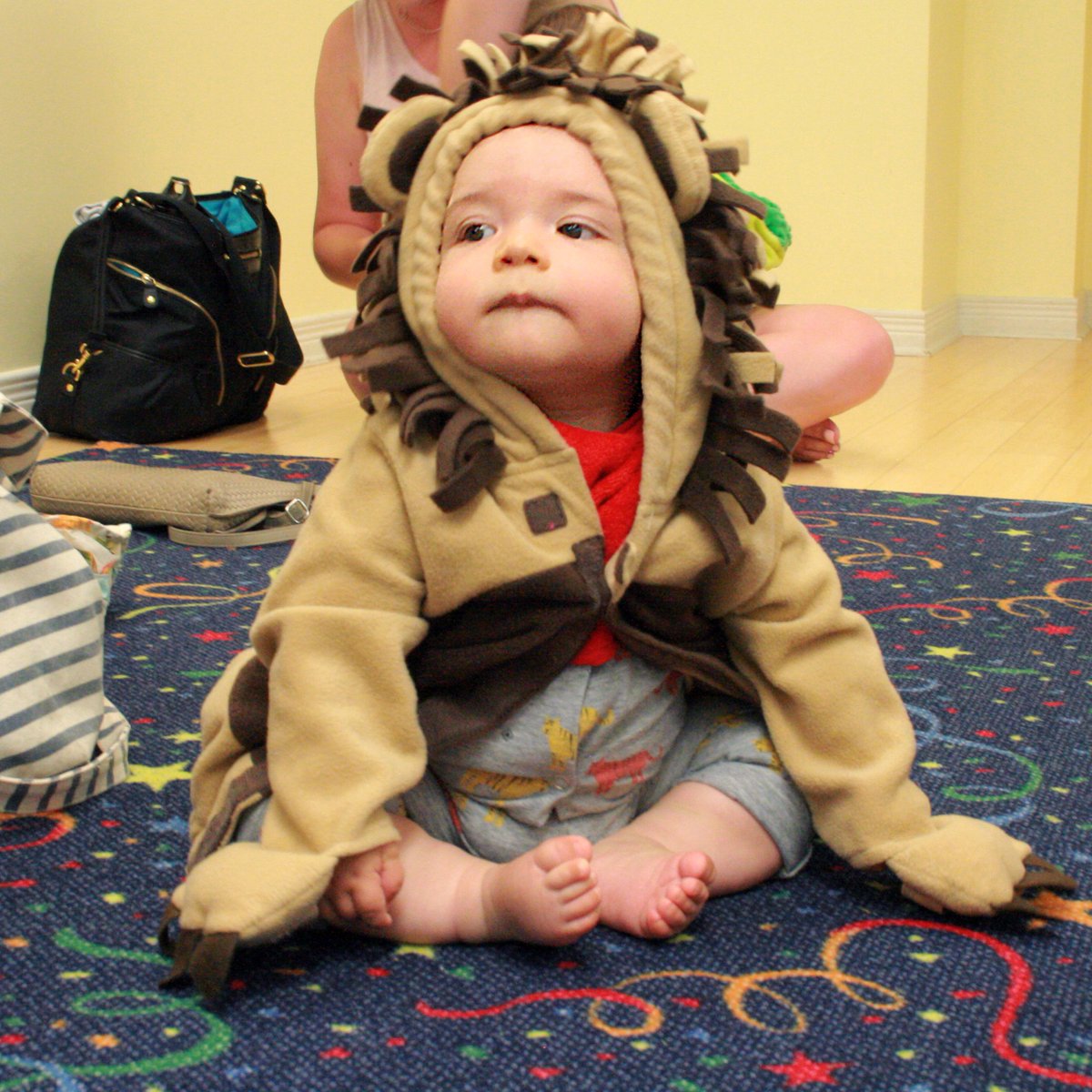 RainbowSongs's tweet image. Four more days left for Animal Week, the cutest week of the term! We love this little lion. Join in the fun! Book an Animal Week drop-in class for your child by calling our admin team (416-535-5247). #toddleractivity #musicclass
