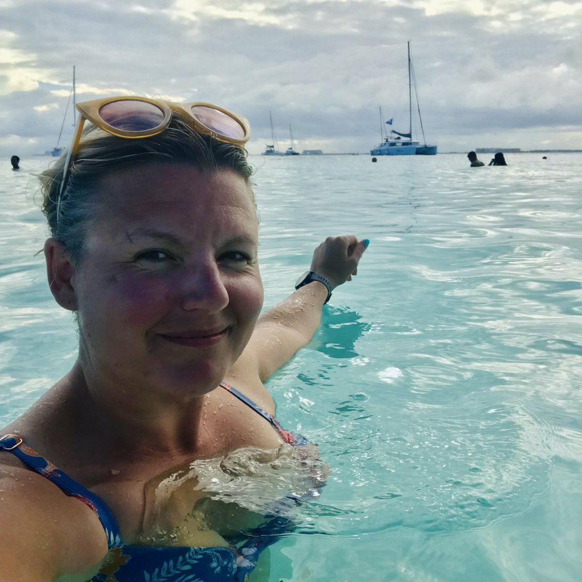 Kat 🦁 tweet media