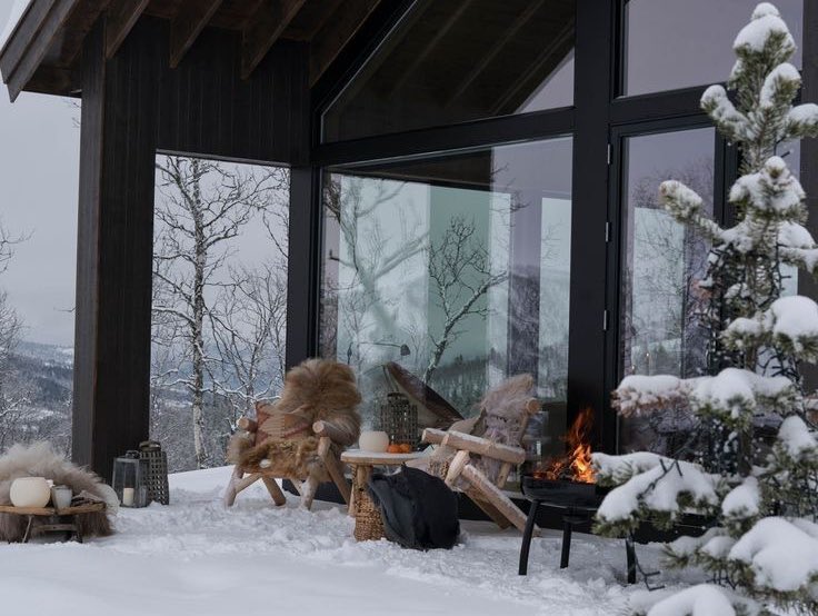 MAISONSTLAURENT's tweet photo. manifesting a cozy winter getaway ✨ https://t.co/gWxiL4L3mq