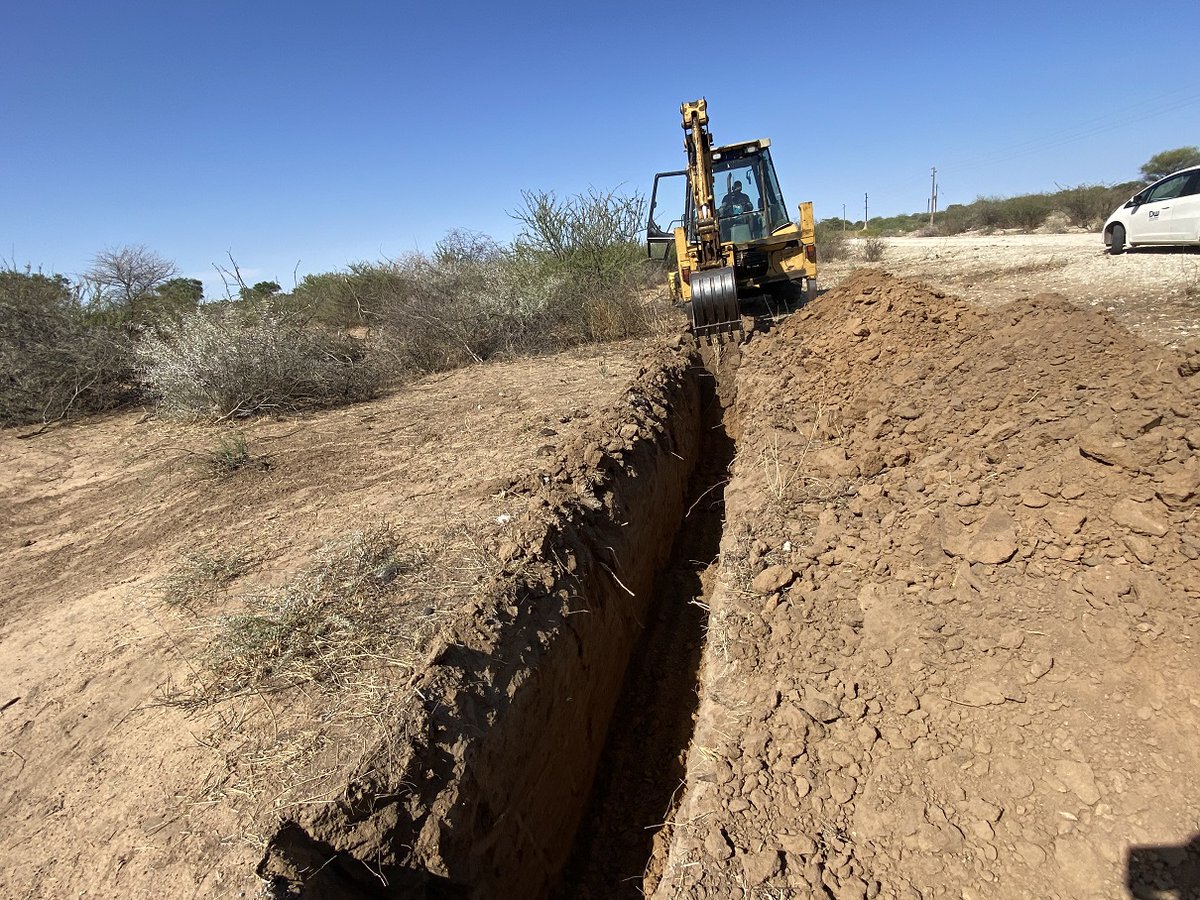 WorkshopNamibia's tweet image. Breaking ground for progress! Exciting times as we kick off the servicing of Extension 7 Okakarara plots, bringing us one step closer to delivering our beneficiaries.  Stay tuned for updates on this transformative journey! #LandDevelopment #Okakarara #ProgressInProgress