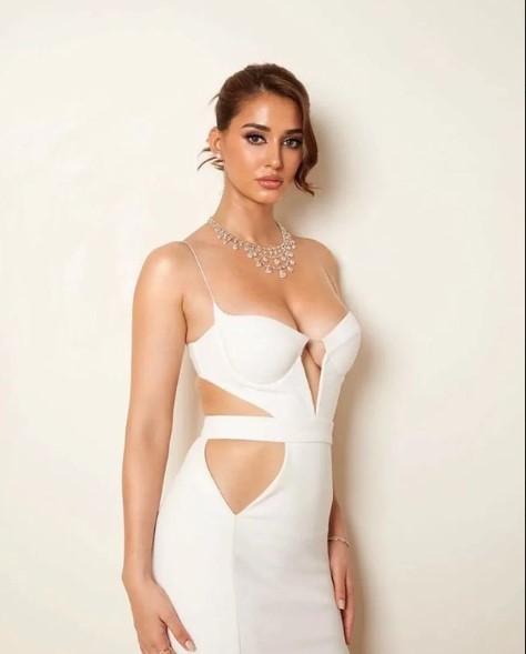 SadiaDisha2's tweet photo. Less clutter, more clarity ft #DishaPatani 🌸 #Binance📷  #INDvsAUS #INDvsAUS #ChatGPT https://t.co/54kzjio39m