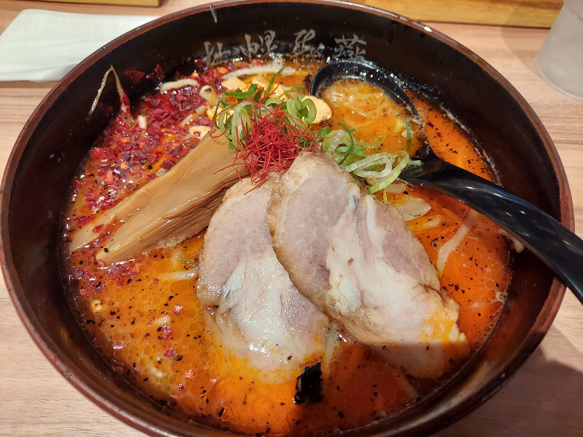 miya3219's tweet photo. 新婚旅行　Day0 https://t.co/i04PPc7ibZ