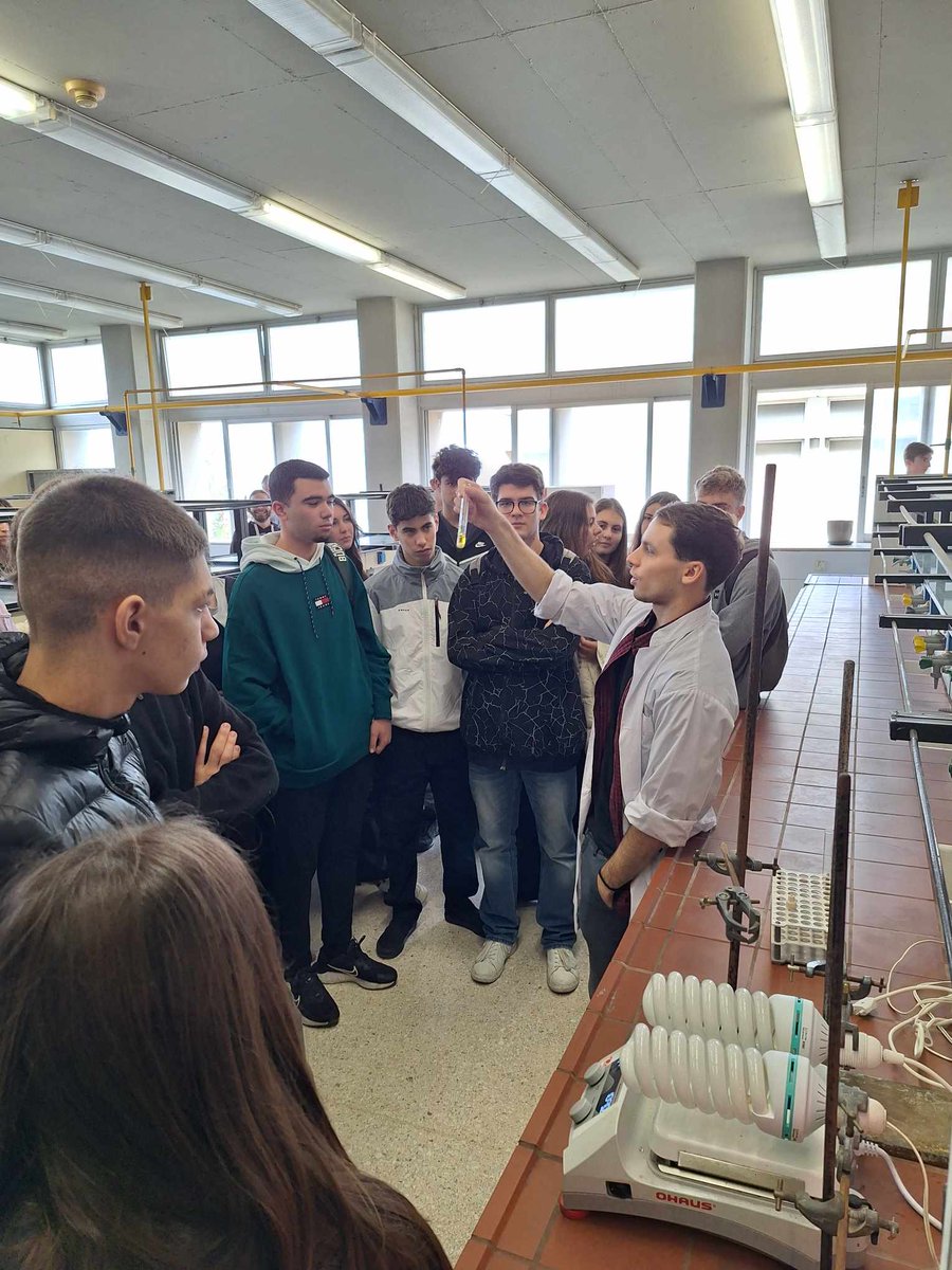 KokotosCG's tweet photo. We had the pleasure today to host the Arsakeio School at the Department of Chemistry of the National and Kapodistrian University of Athens @uoaofficial and explore some aspects of Organic Chemistry!!! https://t.co/E7cNVq4cXA