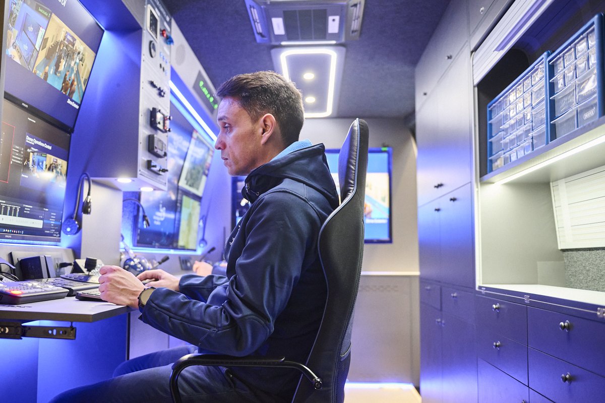 itg_imagine's tweet photo. Inauguración del #GalaxyLab de ITG: un centro de experimentación para aplicar #IA #InteligenciaArtificial a la movilidad aérea urbana, la energía inteligente y la digitalización de la industria. Pionero en Europa, por su dotación tecnologica y ubicación urbana https://t.co/ArUj3QynJD