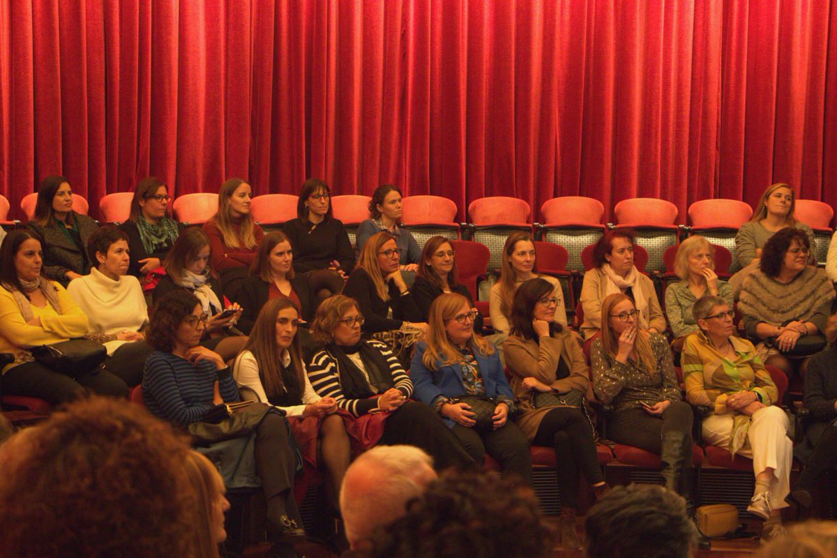 laiabonetrull's tweet photo. 💜El transport públic de Barcelona aposta pel talent de les dones.

👩Més de 70 companyes han participat en el programa de mentoria de TMB per potenciar la formació de lideratges femenins. 

🚇Necessitem més dones al transport públic, però també hem de tenir més veu. https://t.co/Qyh5Qakjgk