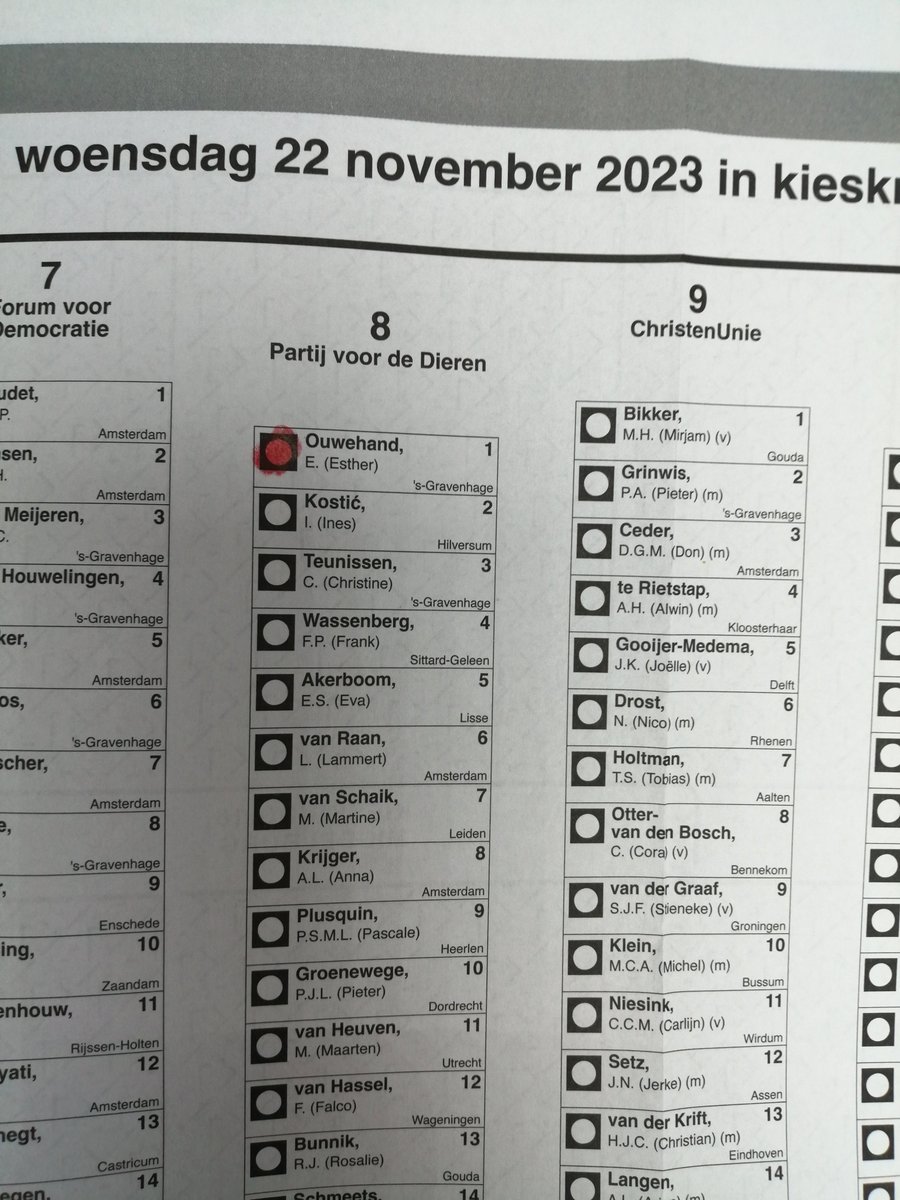 ABiezeman2302's tweet photo. #PvdD what else 🌱 Enige partij met #PolitiekeMoed die bovendien #HetEerlijkeVerhaal verkondigt! Dat moet toch een verademing zijn temidden van al dit politieke gekonkel...
Zonder gezond #klimaat &amp;  #natuurherstel legt #mensDOM het loodje binnen ca. 25jr. #StemPvdD #KeerHetTij https://t.co/z0nJCNl5zn