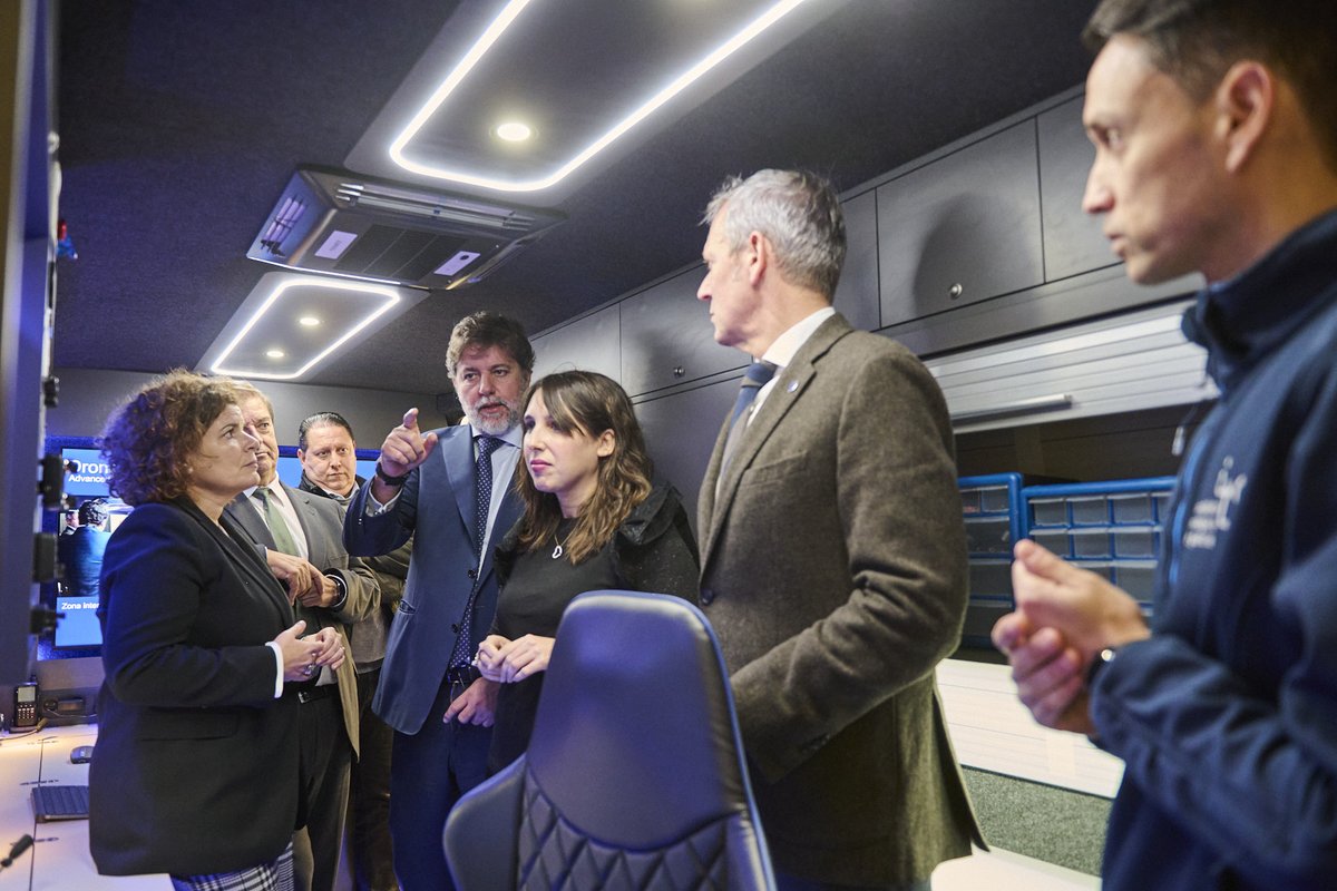 itg_imagine's tweet photo. Inauguración del #GalaxyLab de ITG: un centro de experimentación para aplicar #IA #InteligenciaArtificial a la movilidad aérea urbana, la energía inteligente y la digitalización de la industria. Pionero en Europa, por su dotación tecnologica y ubicación urbana https://t.co/egLU2qb5uf
