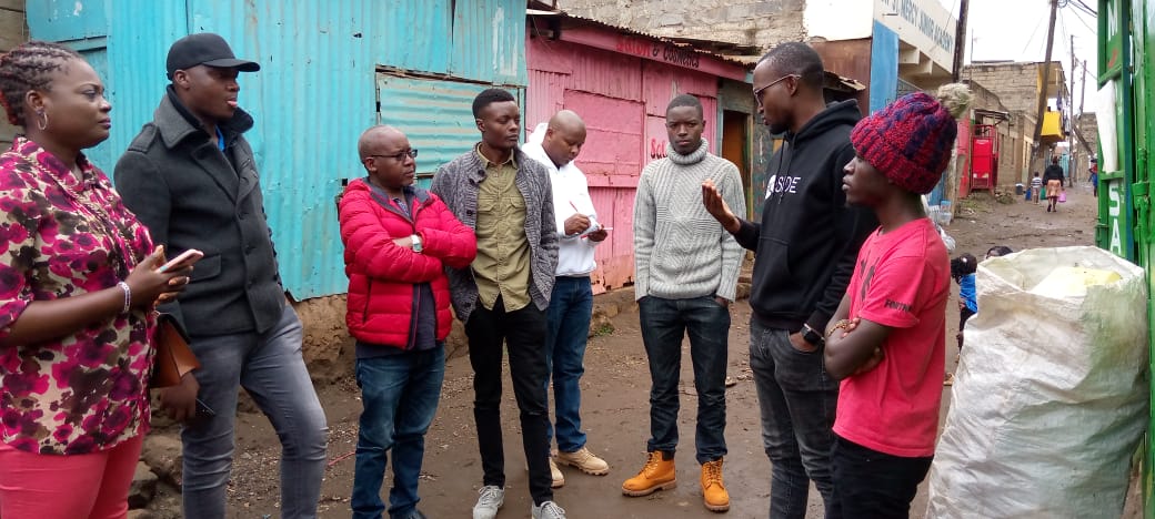 JulianiKenya's tweet photo. There are two types of Taka. 

1) Taka as in Taka Taka - waste you get rid of once you've used its content. 

2) Taka - packaging you WANT after use since it's still valuable. 

Taka bank - we mean the latter.   
In dandora, we use shops as DROP OFF & PICK UP point for sorted household waste.

Accumulate tokens & Redeem (Donate, Buy goods/service, Trade)

This updated model seems to work less cost, easy logistics, storage.