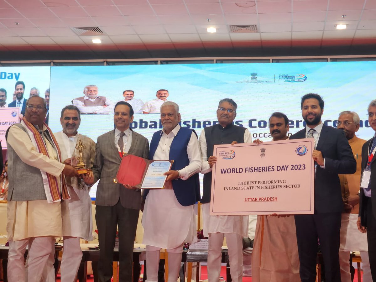 FDepar2's tweet photo. UP being awarded as the Best State - Inland Fisheries by Government of India at Global Fisheries Conference 2023, held on World Fisheries Day in Ahmedabad, Gujarat.
@FisheriesGoI @CMOfficeUP @nfdbindia https://t.co/qoiNzzM3QJ