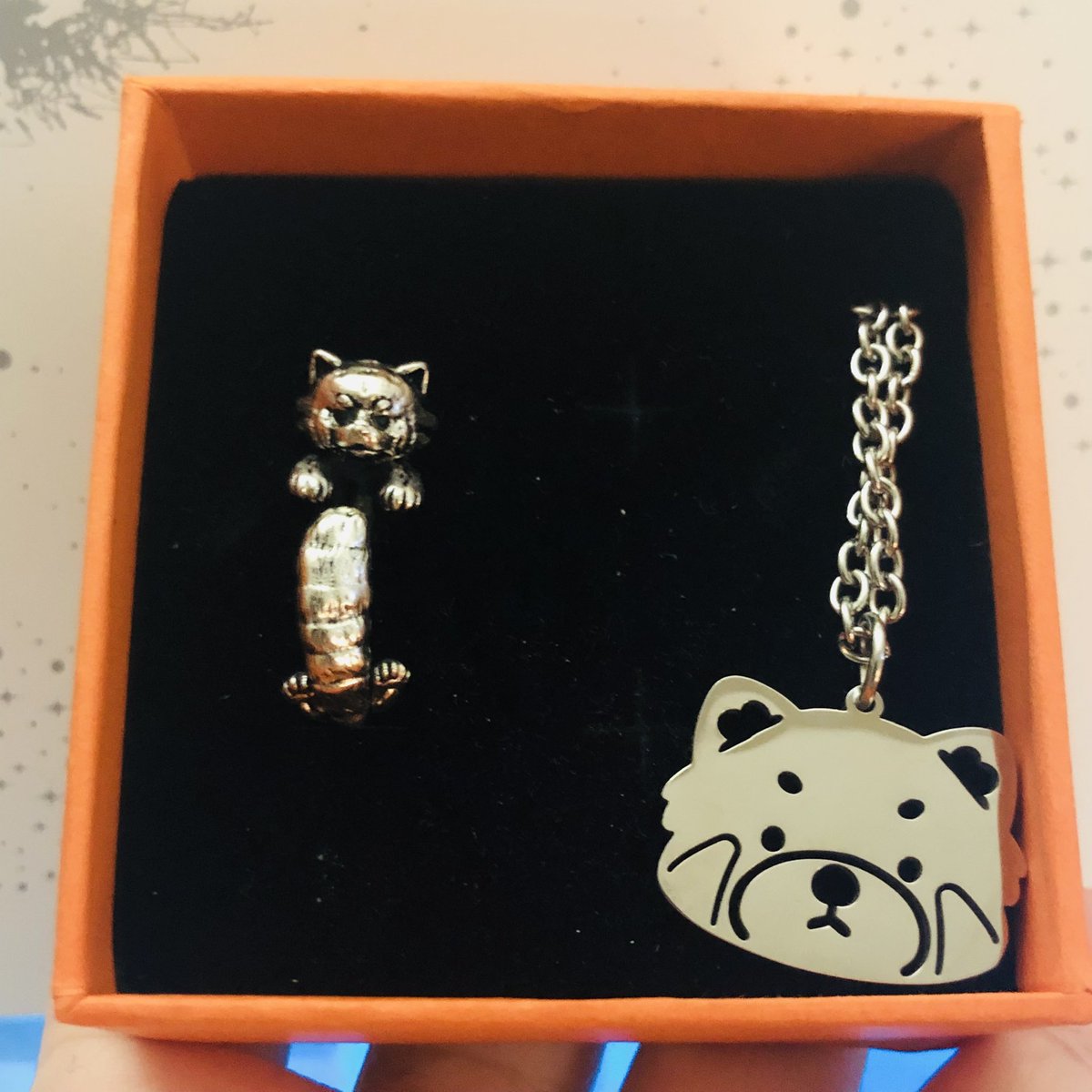 IneedArealHug's tweet photo. 真的萬年臭手⋯⋯
天生沒抽獎運(╥﹏╥)
感謝大佬願意交換幫忙⋯⋯
第一次也是最後一次的週年慶一番賞活動⋯⋯
我想就這樣收手了🥹不然根本地獄🥲
我愛小葵 最愛那種 所以我先給出婚戒💍
希望我不在後 小葵以後戴著他們的時候會想起我吧💜 https://t.co/YhqEPnmJWJ