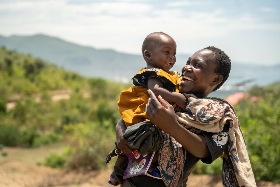 A historic milestone in the global fight against #malaria!
More than 330,000 doses of the RTS,S malaria vaccine arrived last night in Cameroon and will soon arrive in other African countries - a final step to the broad rollout early next year: bit.ly/49Nmw7m <a href="/WHO/">World Health Organization (WHO)</a> <a href="/UNICEF/">UNICEF</a>