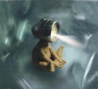 O disco “O Monstro Precisa de Amigos", dos Ornatos Violeta, foi lançado neste dia em 1999. O álbum deu a conhecer músicas como “Ouvi Dizer”, “Capitão Romance” ou “Chaga”.