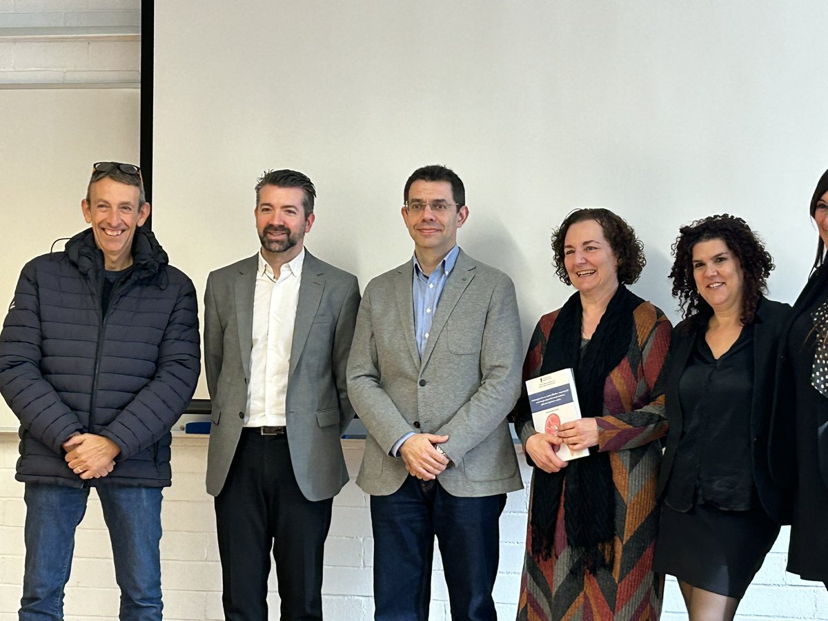 Eroman4767's tweet photo. Defensa de la tesis doctoral de la ya Dra. @MateosAmateos Rigor, perseverancia, esfuerzo, humildad. BRILLANTE🎩 Enhorabuena de corazón compañera @HospitalSantPau https://t.co/eoyuCOOnVt