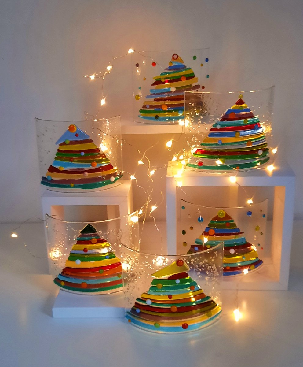 KingsForgeGlass's tweet photo. My first #ChristmasFair of the season takes place this weekend @opwOldbridge. It's always hugely popular, so this year it's turned into a two-day event! It's a beautiful setting and makes a great day out. 
#madelocal #christmasshopping #festivedayout https://t.co/thUMHVaAxC