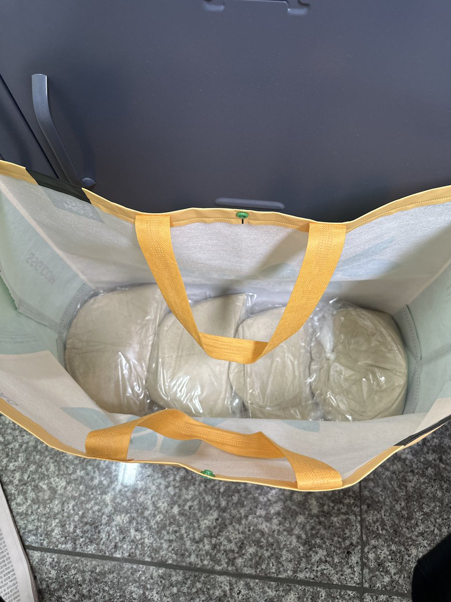 jugithew's tweet photo. 도토리가루라고 임마들아…. 
���네가 생각하는 그런거 아니라구….. https://t.co/n3ezOARuxX