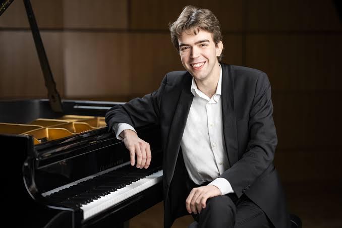 sergidassis's tweet photo. Tens un amic a Nova York? 
Que no es perdi el concert d'aquest diumenge 26/11/2023 a la Klavierhaus a les 19h, en benefici dels nostres projectes de Tororo (Uganda). Pianista: Albert Cano Smit. M'ajudeu a fer-ne difusió? Gràcies!! 
+ info: 
https://t.co/k81EH3oKE0 https://t.co/BDPMCutaHE