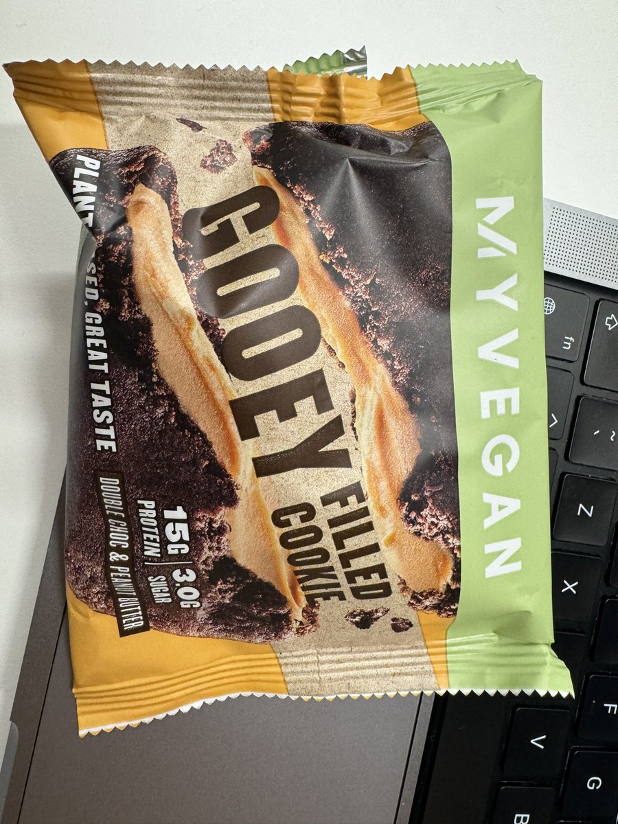BillyMahmood's tweet photo. @Myprotein how can something be advertised as #Vegan and then also not be suitable for none milk drinkers? Surly the product contains no milk right?

#myprotein #veganfood #veganApproved https://t.co/xNwSvuPFbt