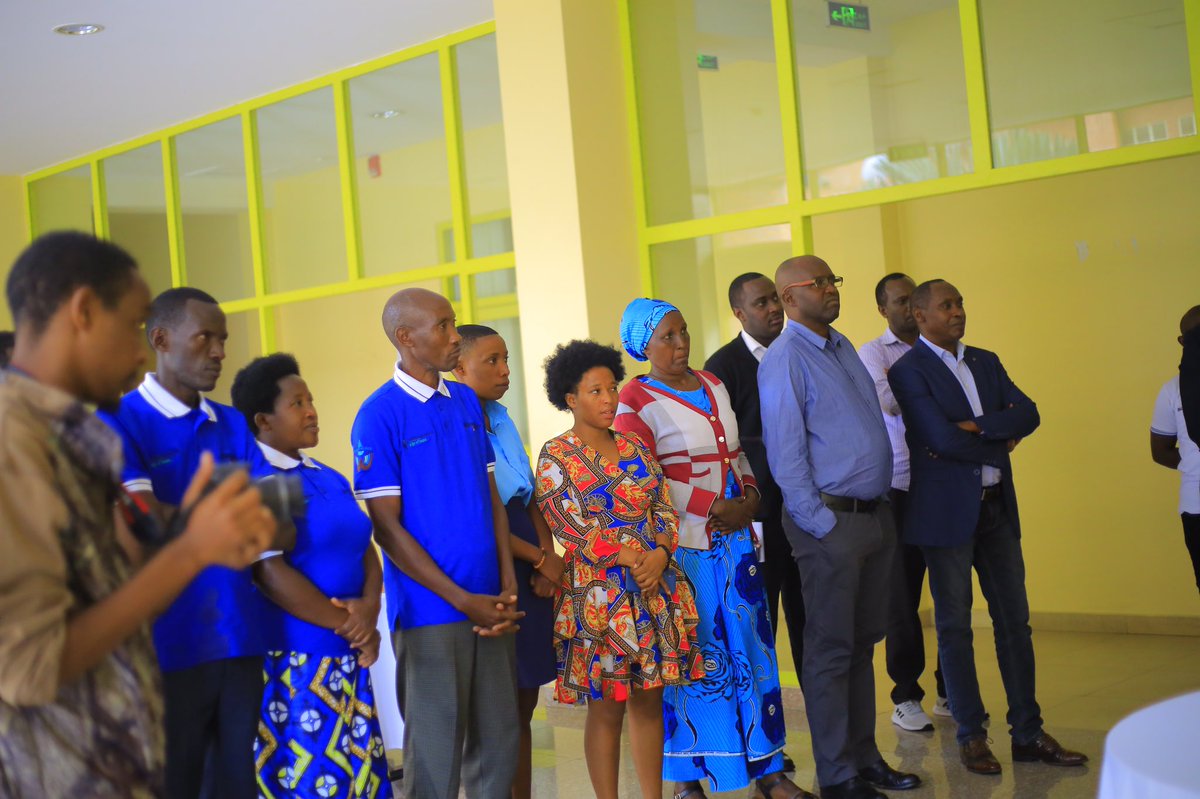 ardekubaho_rw's tweet photo. Today ARDE/KUBAHO in partnership with @hz_soh , @BMZ_Bund and @WashnetRwanda celebrated the #WorldToiletDay that usually takes place on the 19th November every year with other stakeholders that operate in the WASH sector.

This year's theme is : "ACCELERATE CHANGE" https://t.co/BxoBLUAC86