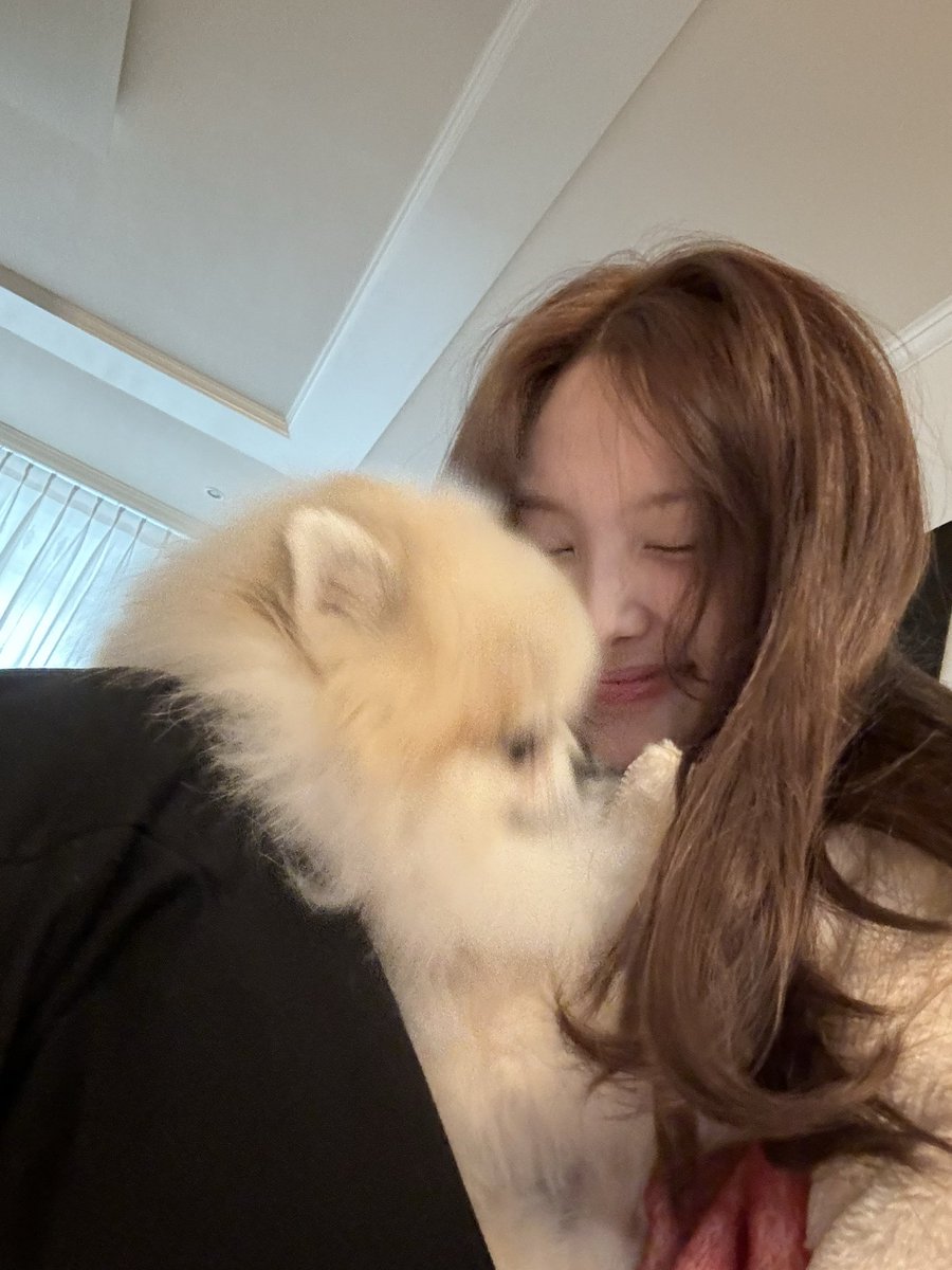 nayeon tweet media