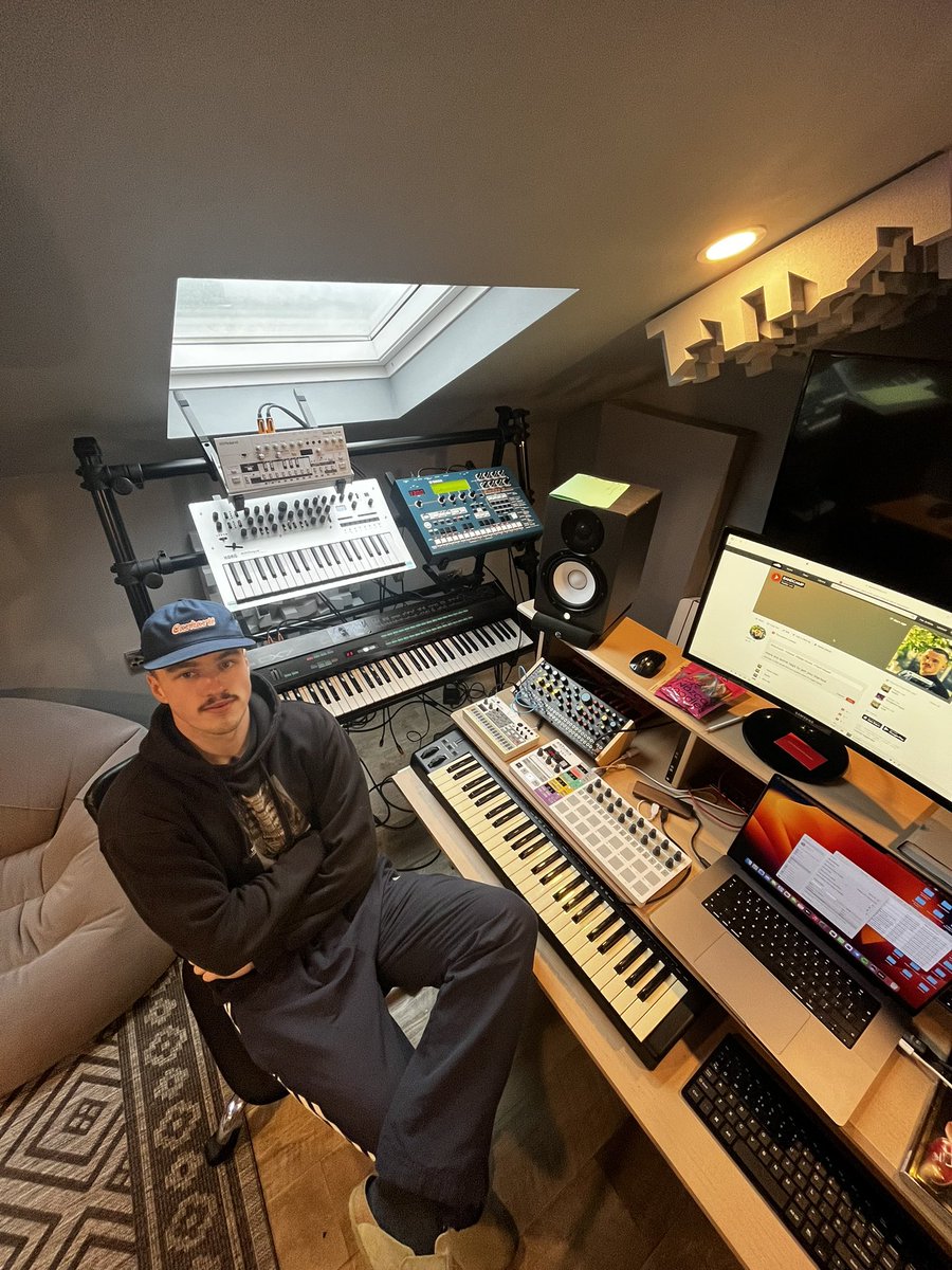 Clue on the screen ….. ⏳