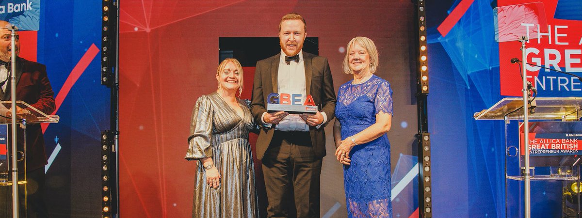 Read more about the inaugural winner of the #GBEA 55/R x @Specsavers Unretirement Entrepreneur of the Year, Martin Lewis  who demonstrated that it's never too late to follow your dreams: life-redefined.co/careers/great-…

#GBEA23 #specsavers #ageinclusive