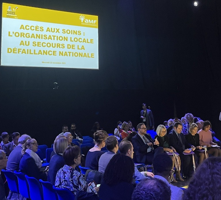 OrdreInfirmiers's tweet photo. Intervenant au #Congrèsdesmaires de @l_amf, Patrick Chamboredon revient sur l’enjeu majeur de l’accès aux soins pour les Français : « Présents dans 99,6% des territoires locaux, les #infirmiers sont une réelle force dans la prise en charge des Français. » https://t.co/bIZufI3UiK