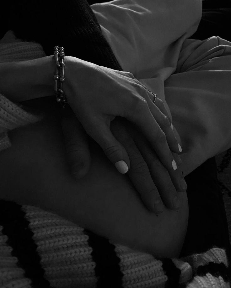 cilIianpersybot's tweet photo. “What’s alarming is this baby is still inside me.” I pointed at my belly.
“Lucky kid.” My husband strolled into our room, sauntering in my direction to press a kiss to my forehead.
“How’re you doing, Flower Girl?”
“Tired. Sleepy.”
He rubbed my stomach, “And the little guy?” https://t.co/3c77QBl8Q6
